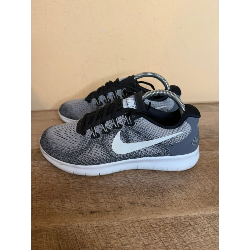 Size 9.5 Nike Free RN 2017 Women's Wolf Grey Black White  shoes 880840-002